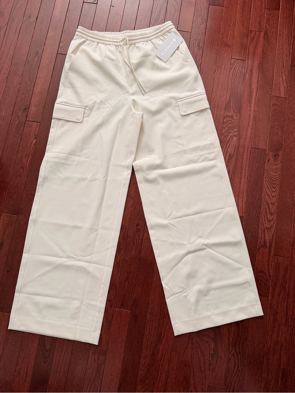 Athleta Women’s Wide-Leg Cargo Pants in Cream